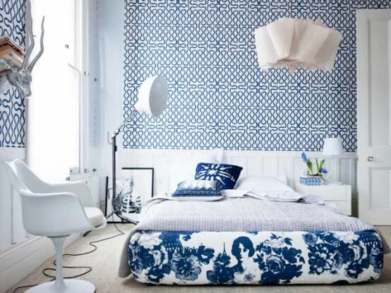 Blue Patterns Geometric Wallpaper Designs Florist Bedding Sets Single Chair Stand Lamp And White Table Side Bed - fantastische kleuren combinaties voor je huis