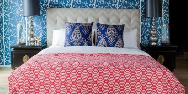 mixing patterns bedroom wallpaper 600x300 - fantastische kleuren combinaties voor je huis