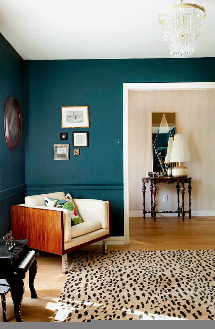 How to Use Bold Paint  Colors  in Your Living  Room 