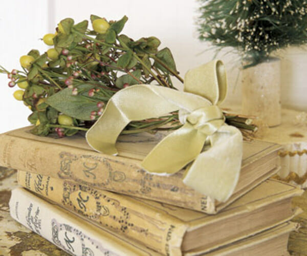 top Christmas holiday decorations mistletoe