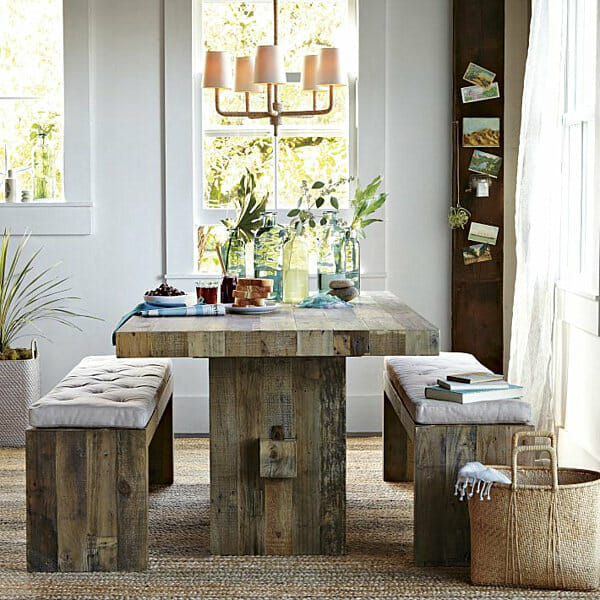 clear-glass-vase-centerpiece dining room