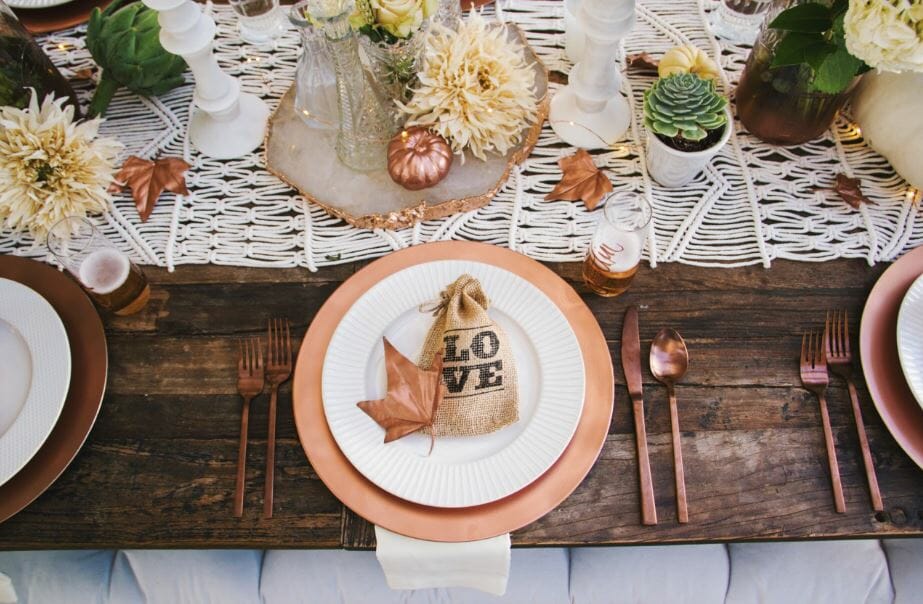 7 Fall Table Decorations That Your Guests Will Love