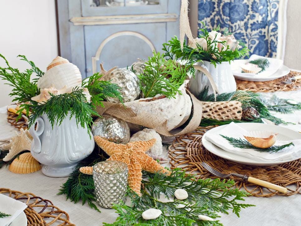 Winter Coastal Decor Christmas Table Setting Decorilla Winter Coastal Decor Christmas Table Setting