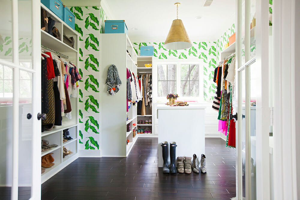 walk-in closet design wallpaper