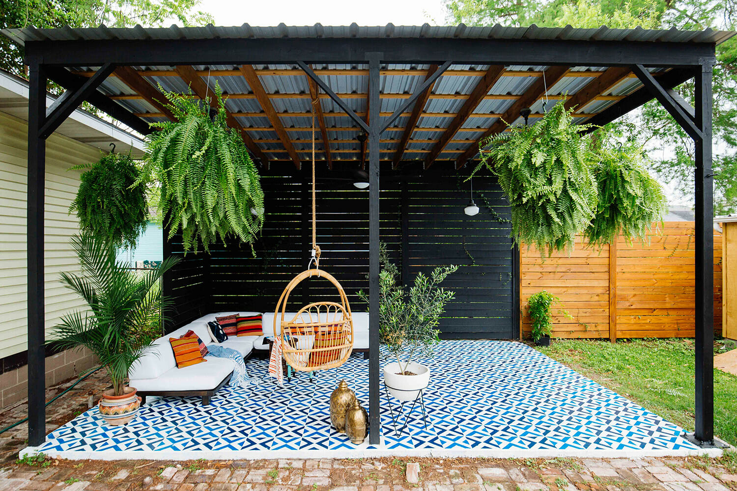 Five Accessories to Personalize Your Outdoor Space