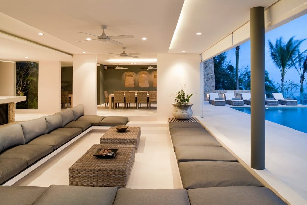Minimalist interior design for open air living by Decorilla designer, Amelia R.