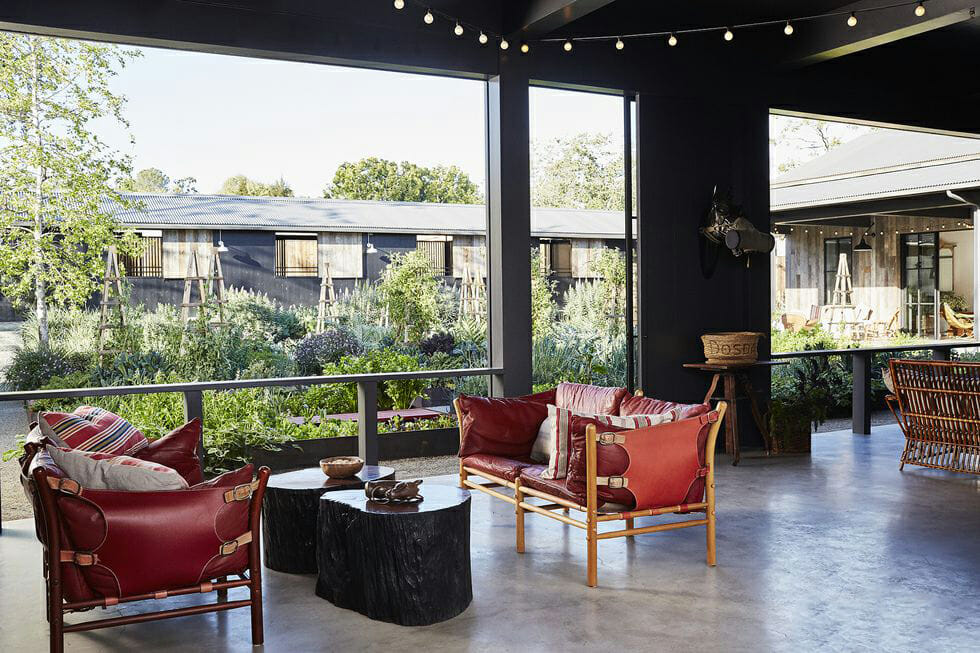Contemporary-home-interior-design-Outdoor-Minimal-Lounging-Area-with-Red-Leather-Couches