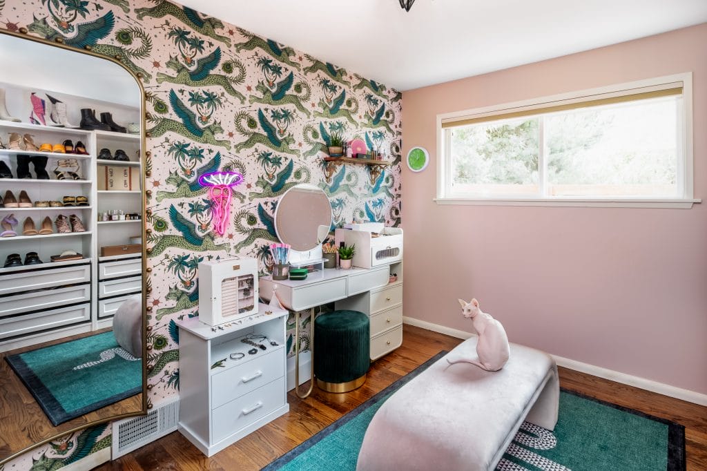 Pink decor in a whimsical dressing room by Decorilla designer, Jillian M.