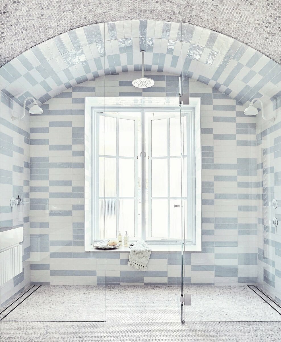 Floor to ceiling Shower Tile Idea