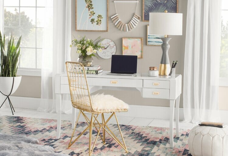 glam teen small study room design