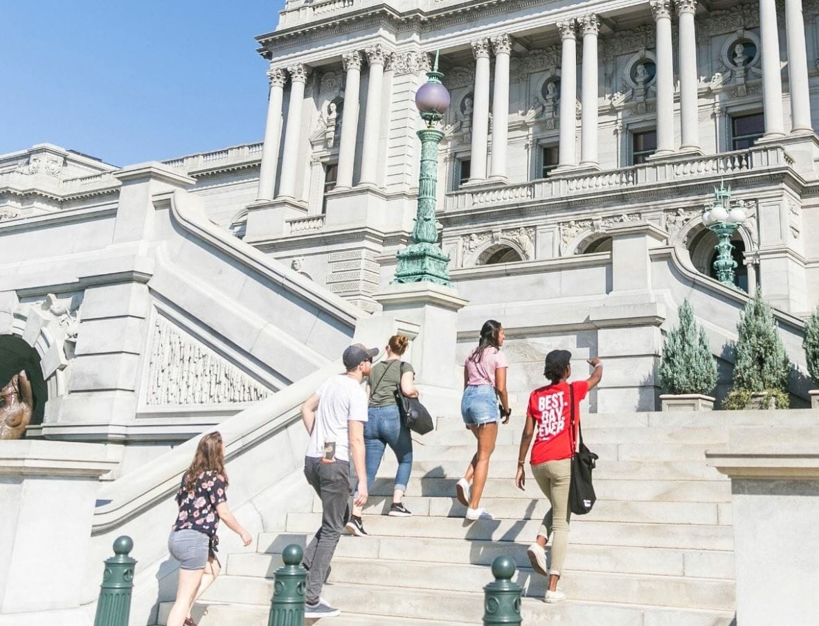 small group exploring Washington on a tour by Urban Adventure - available as gift cards for Mother's Day, birthdays and more