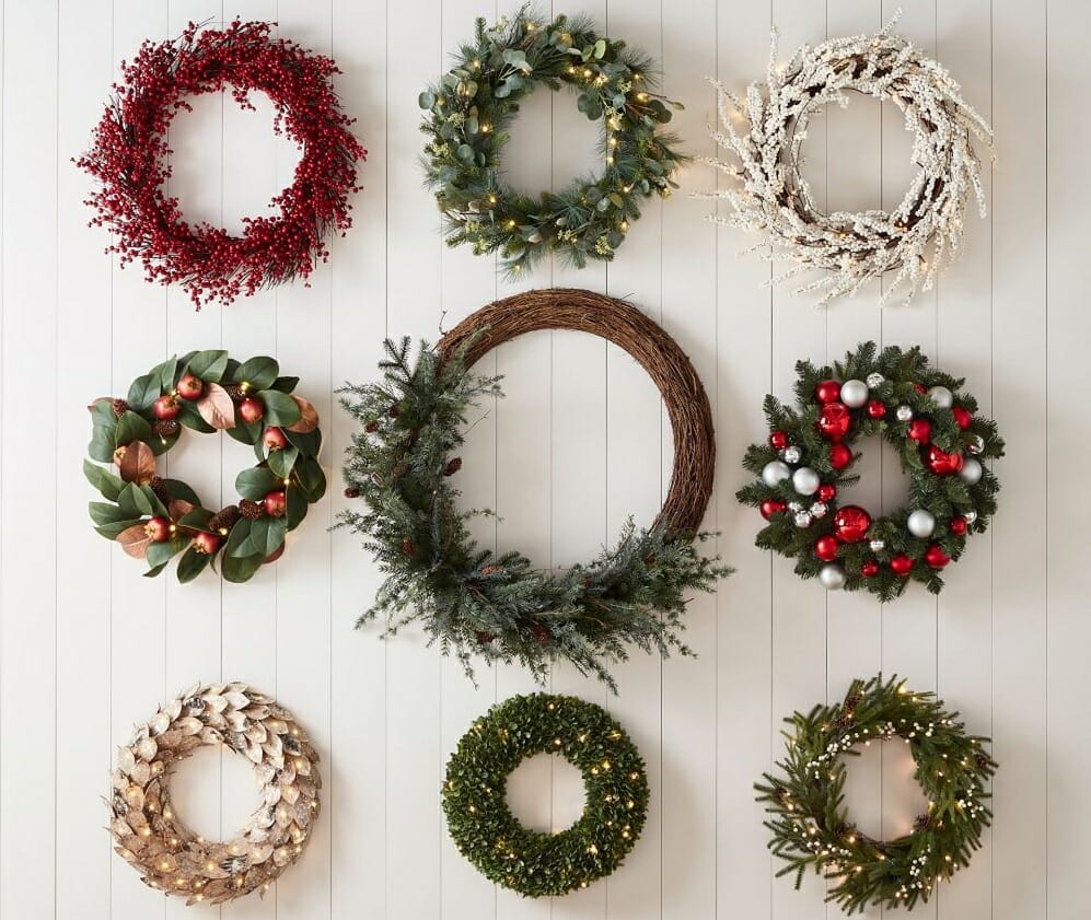 Different wreaths as Christmas decorating ideas