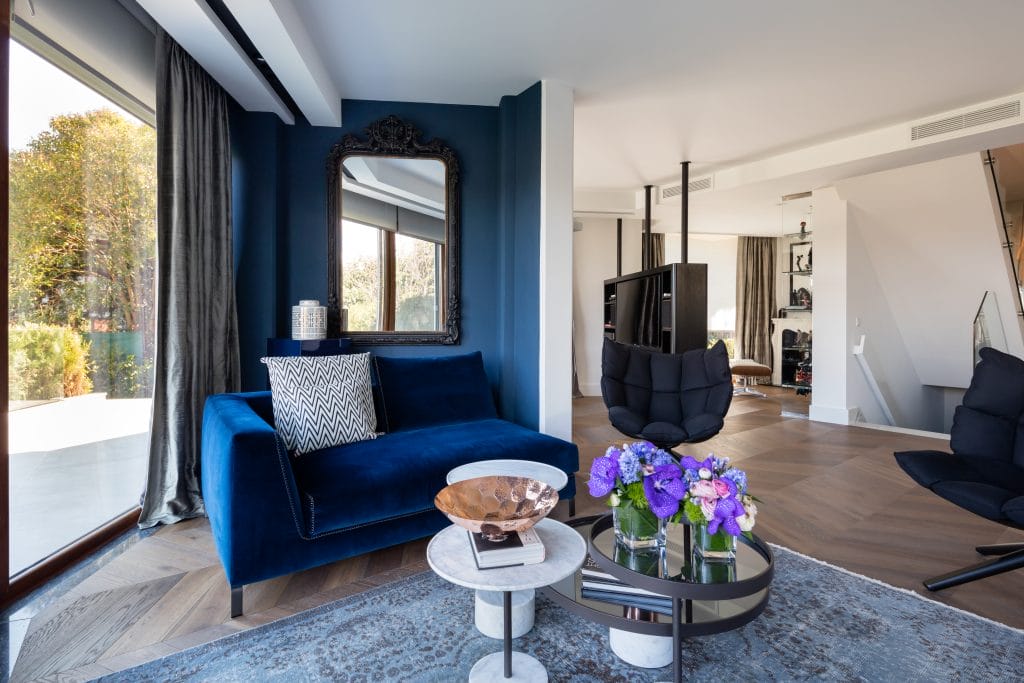 Cozy seating nook for Valentines design ideas by Decorilla designer, Meric S.