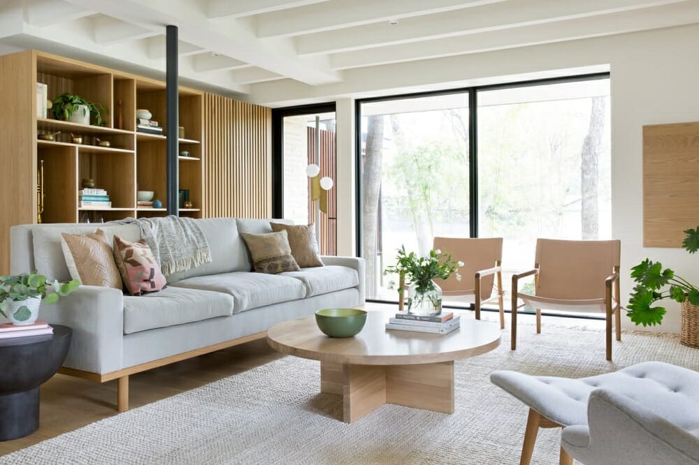 Modern lounge in neutral colors that make a room look bigger