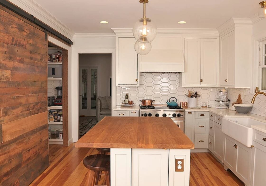 Kitchen design by Columbus interior designers Snider Metcalf