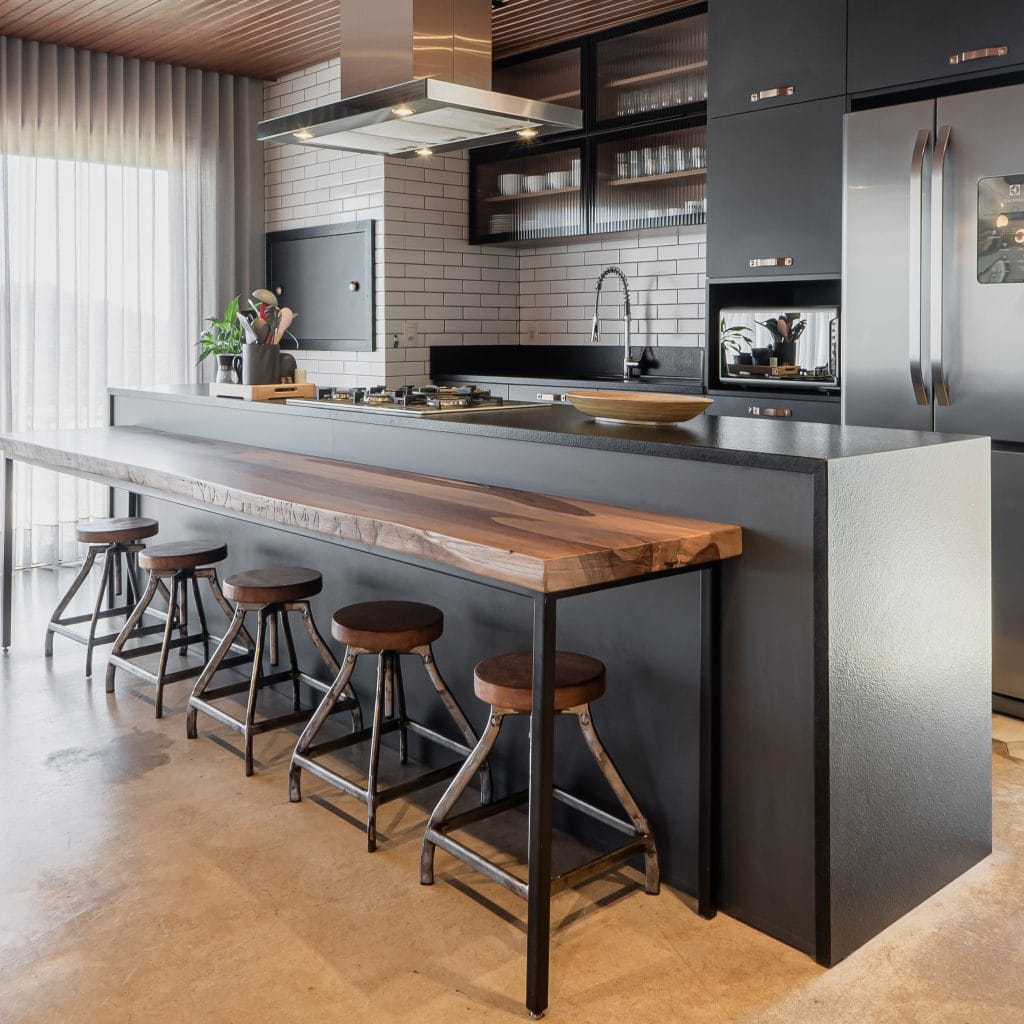 Modern industrial kitchen by Decorilla designer, Gabriela L.