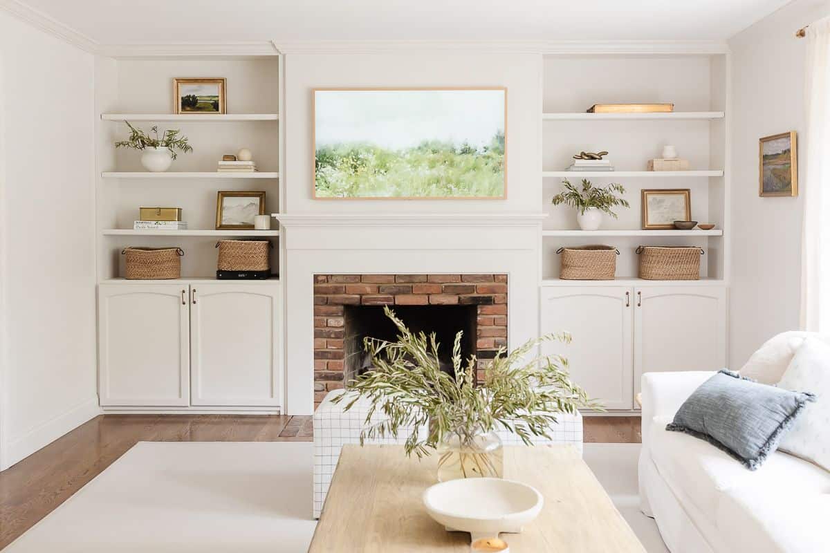 Modern shelf decor for minimal living room design