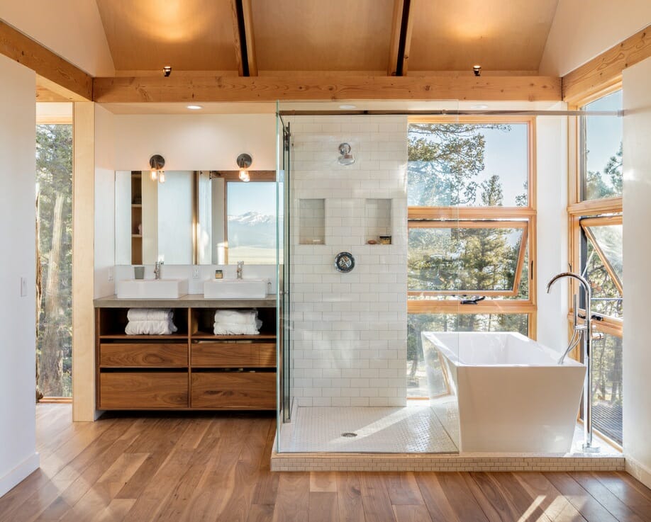 Shower and bath combo as 2022 bathroom trends - Arch Daily