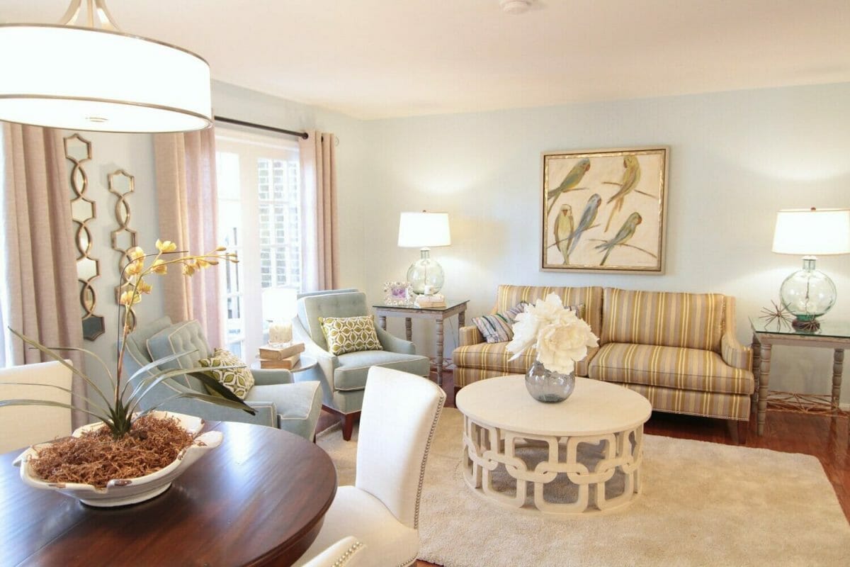 Modern living room by of the top Baltimore interior designers, Liz Dickson