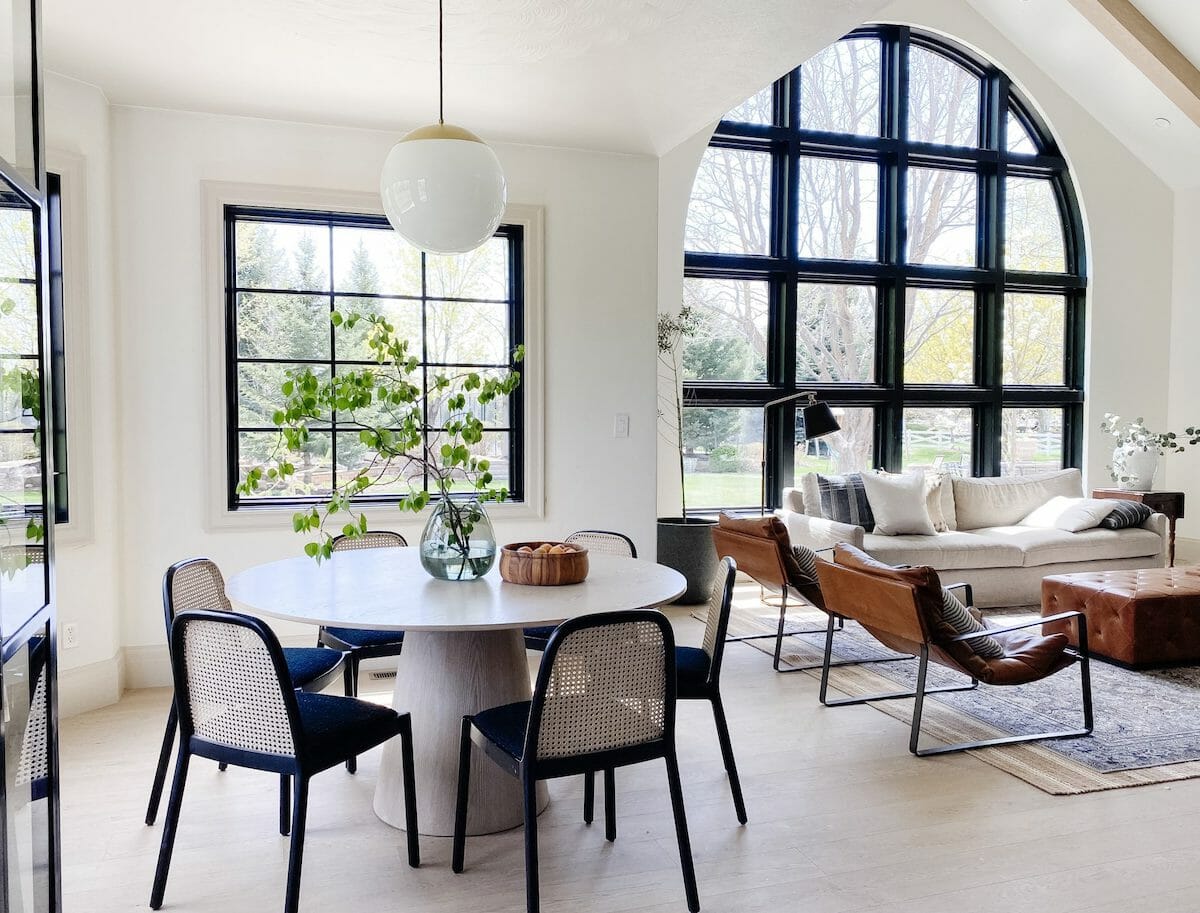 living room with breakfast nook