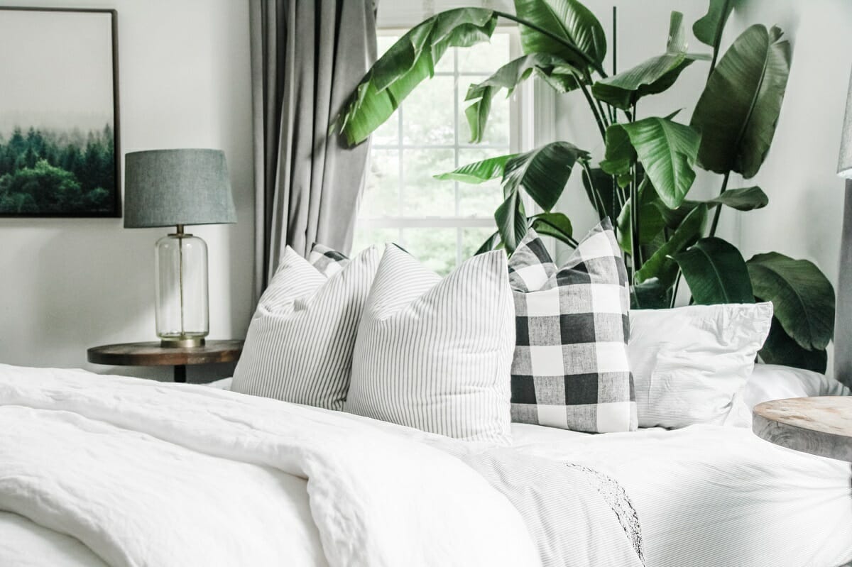 How to layer a bed like a designer - Casey H