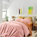 Soft and welcoming layered bedding - AD
