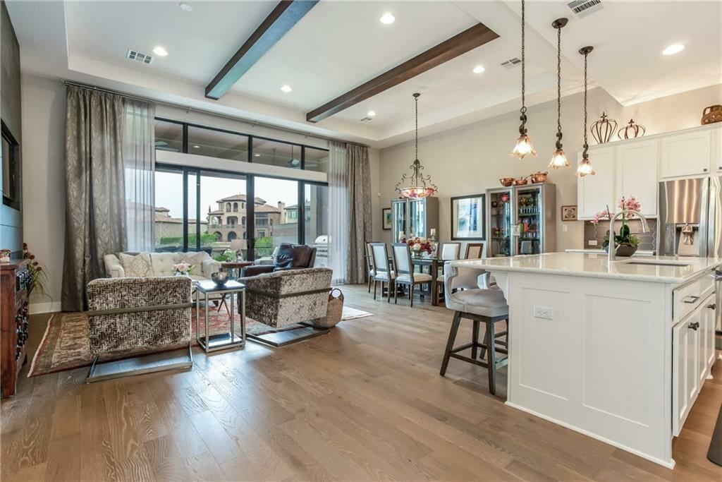 Before elegant living room online design
