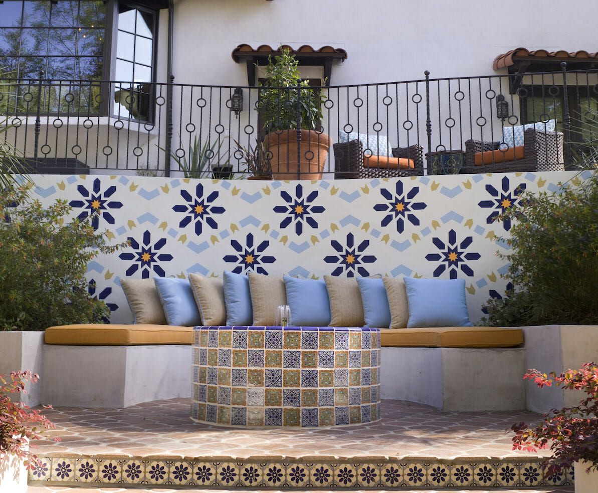 Summer decor ideas for the porch by Decorilla designer, Lori D.