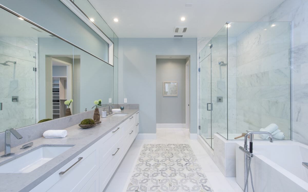 Marble tile bathroom ideas by Decorilla designer Wendy H