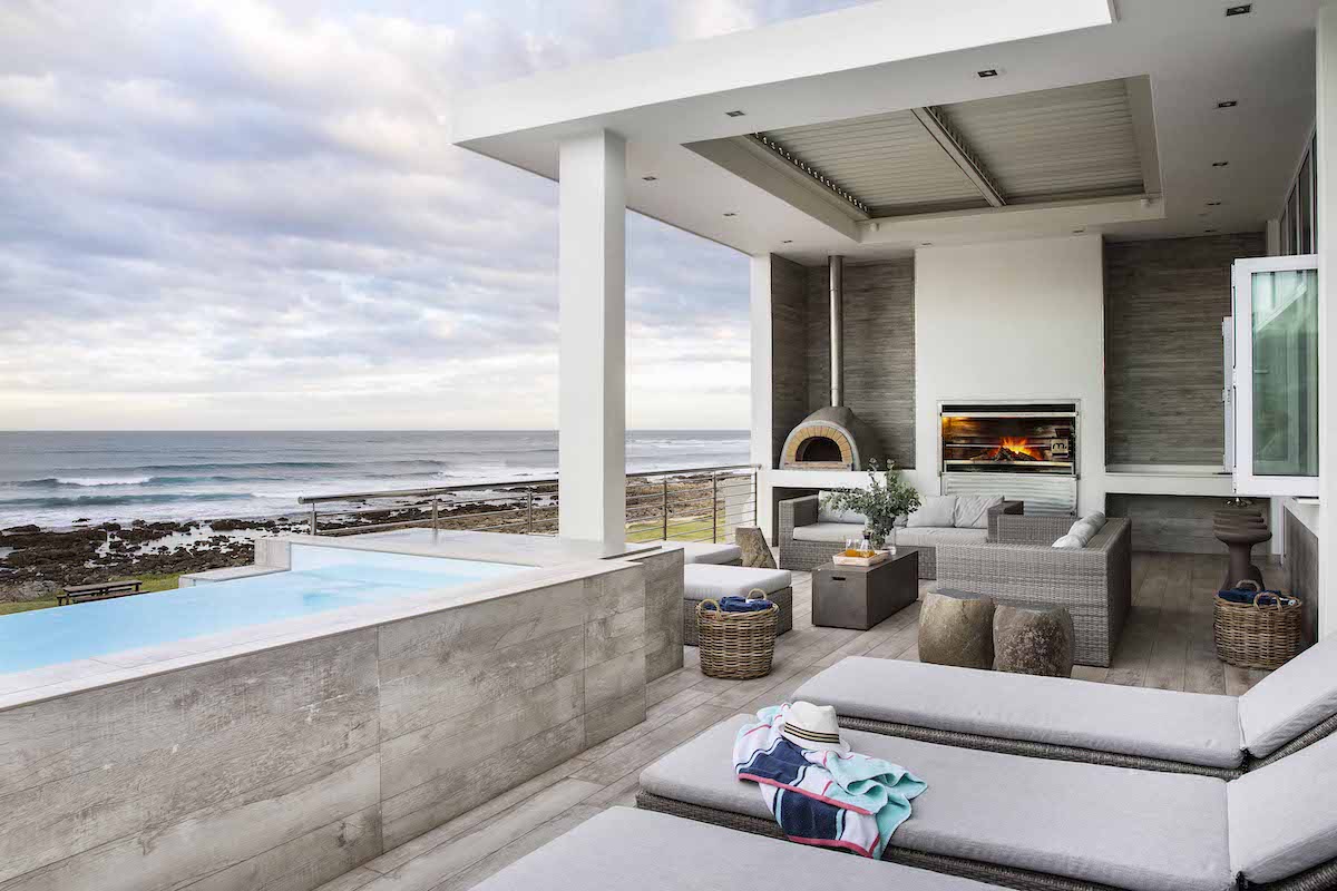 Ocean front patio by designers near me