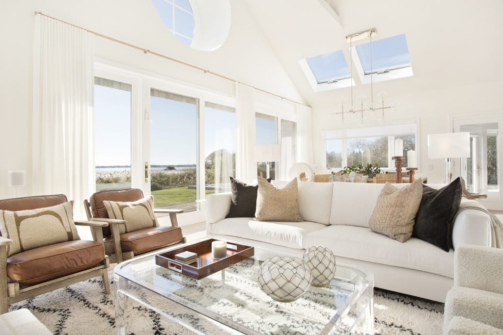 Timeless lakeside living room interior by Decorilla designer, Peter C.