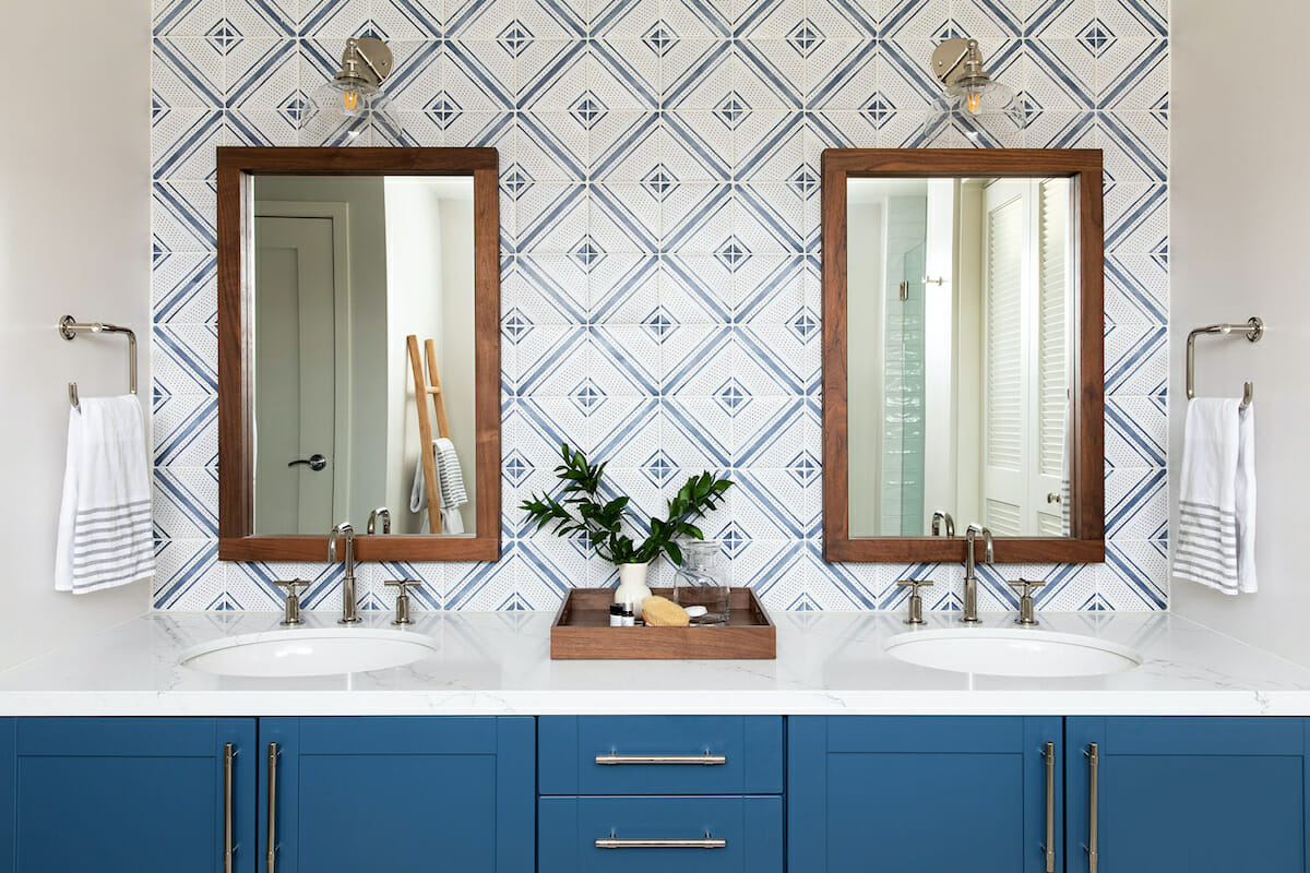Accent tiling bathroom decorating ideas on a budget by Decorilla designer Caity H.
