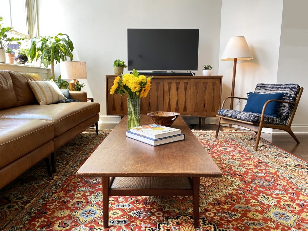 Mid-century modern living room by Decorilla designer, Amy C.