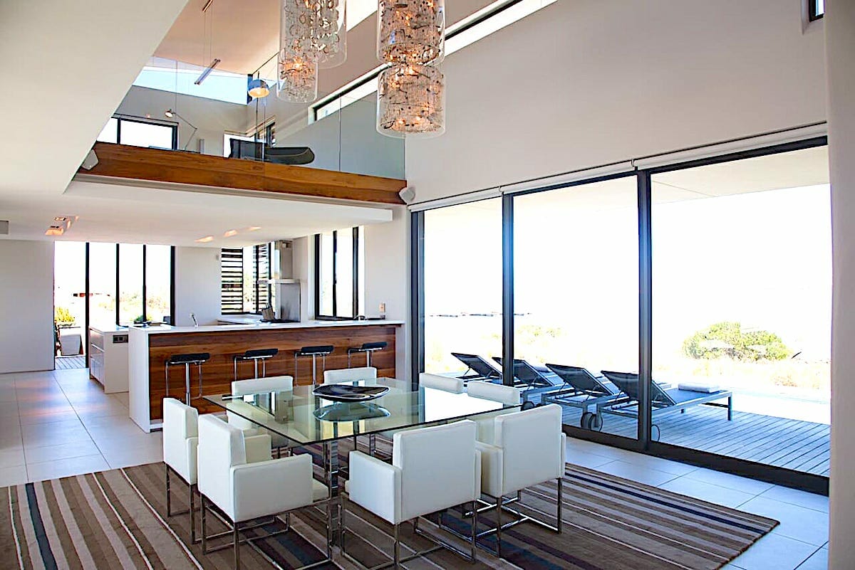 Modern Cape Cod interior design by Decorilla designers
