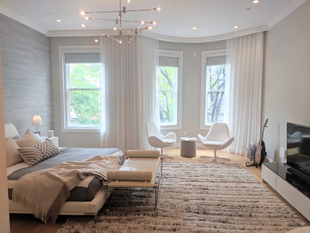 Scandinavian bedroom decor by Decorilla designer, Joyce T.