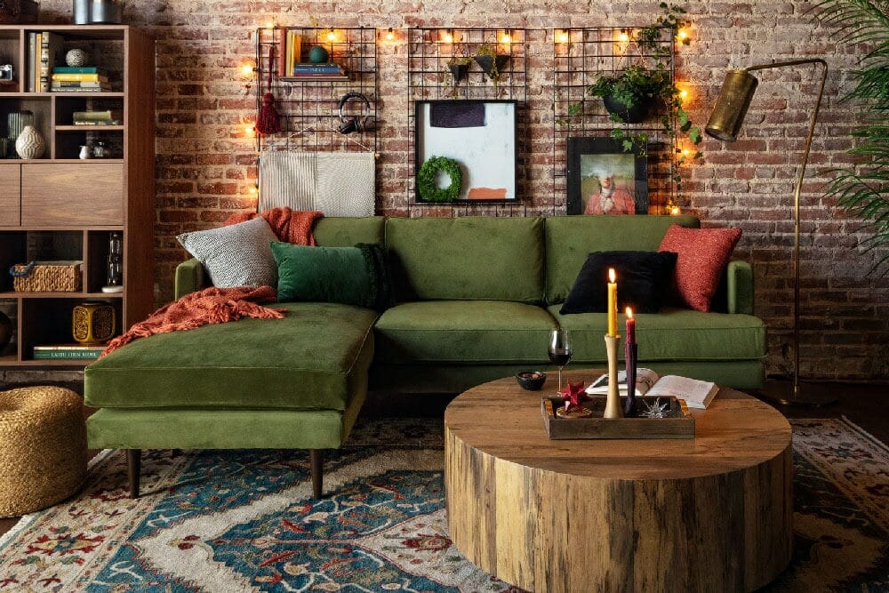 Fall decor ideas for a living room by Living Cozy