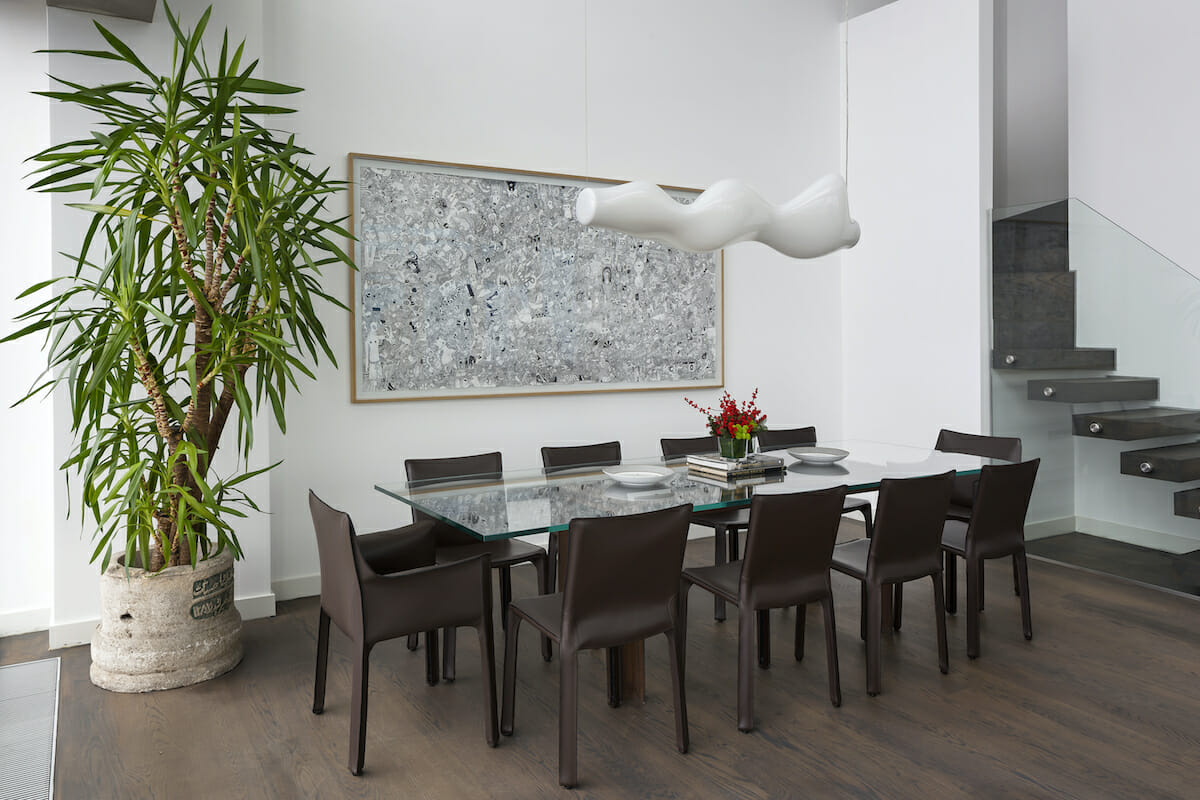 Dining room lighting trends 2023 by Decorilla designer Meric S