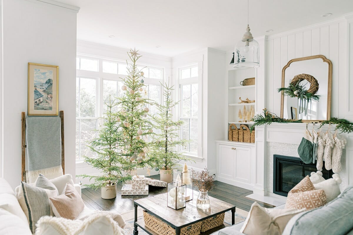 How to Decorate A Christmas Tree - Step By Step Guide - A Blissful Nest