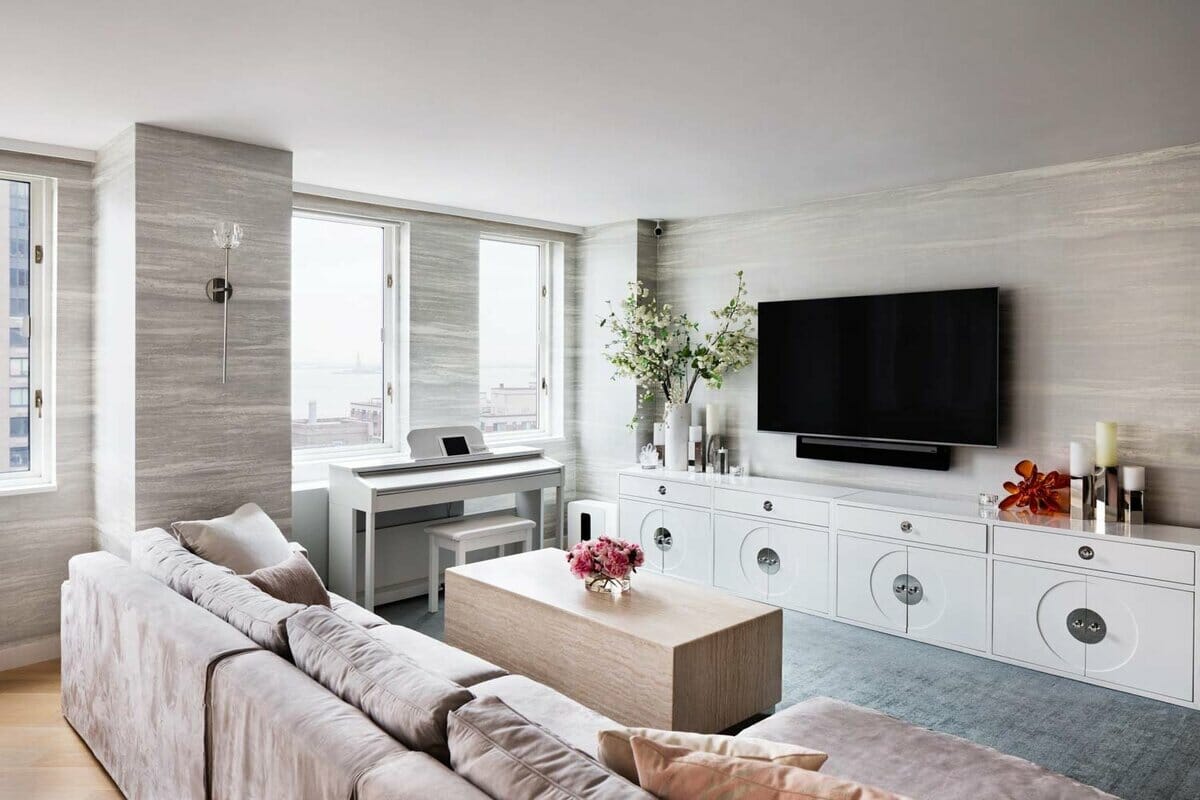 Living room by one og the top Decorilla interior designers in Westport CT, Lorenzo C
