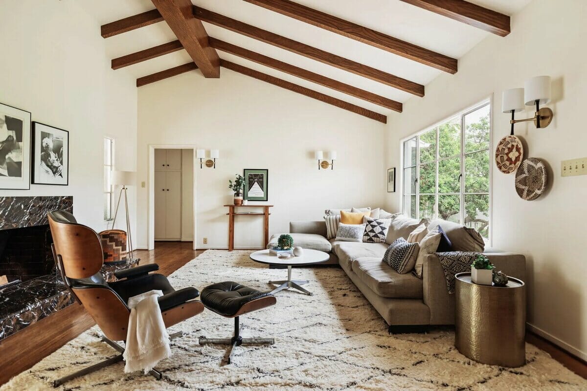 Easy living room decor with boho decor elements by Decorilla designer Sarah R