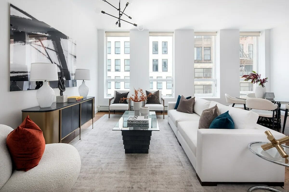 Sleek and simple living room decor