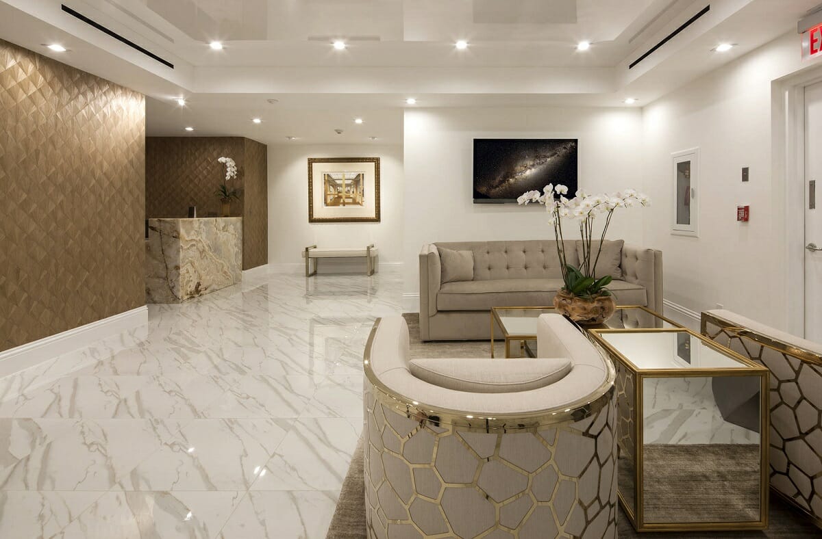 Lobby by online interior decorator - Theresa Gillan