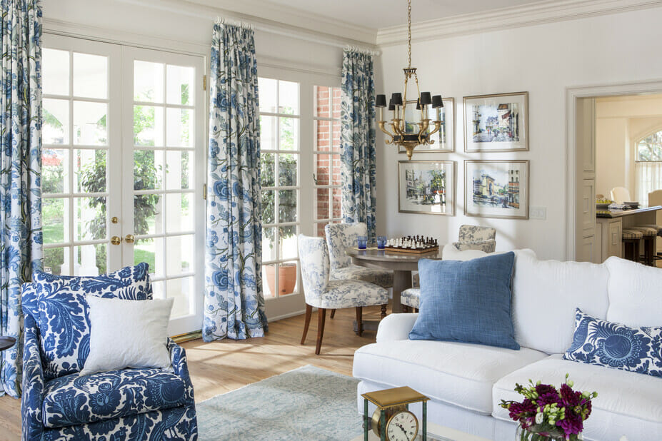 Living room traditional interior design - Lori D
