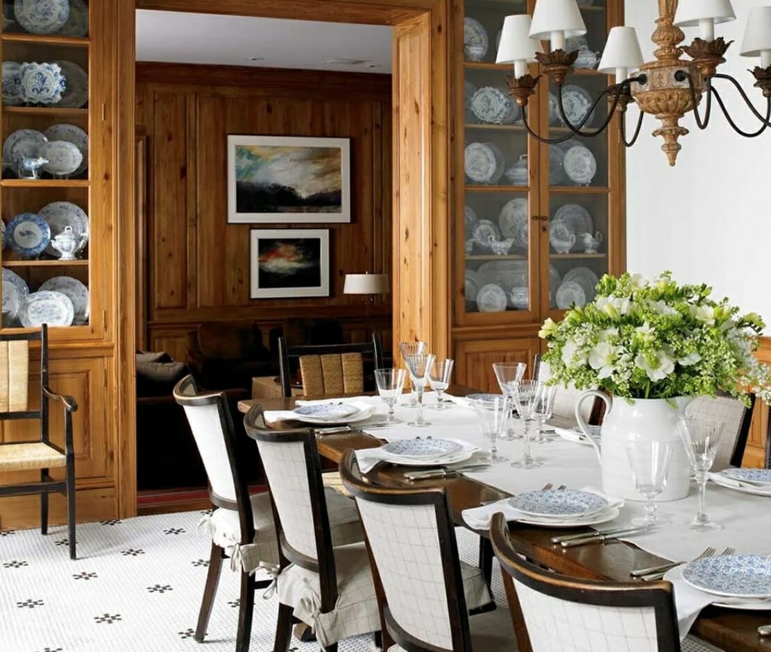 Traditional dining room by a roomLift designer - roomLift vs Decorilla