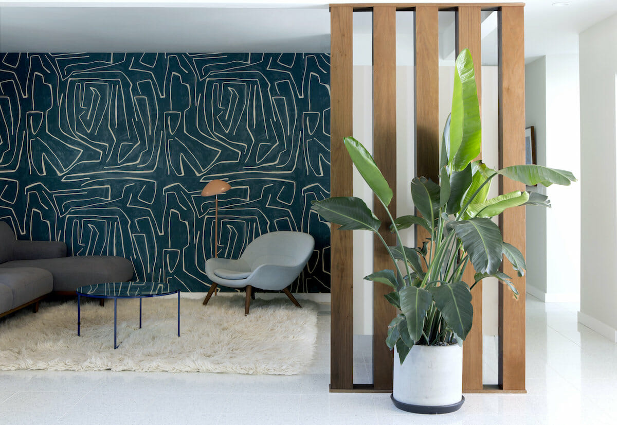 Simple living room ideas by Decorilla designer, Jamie M.