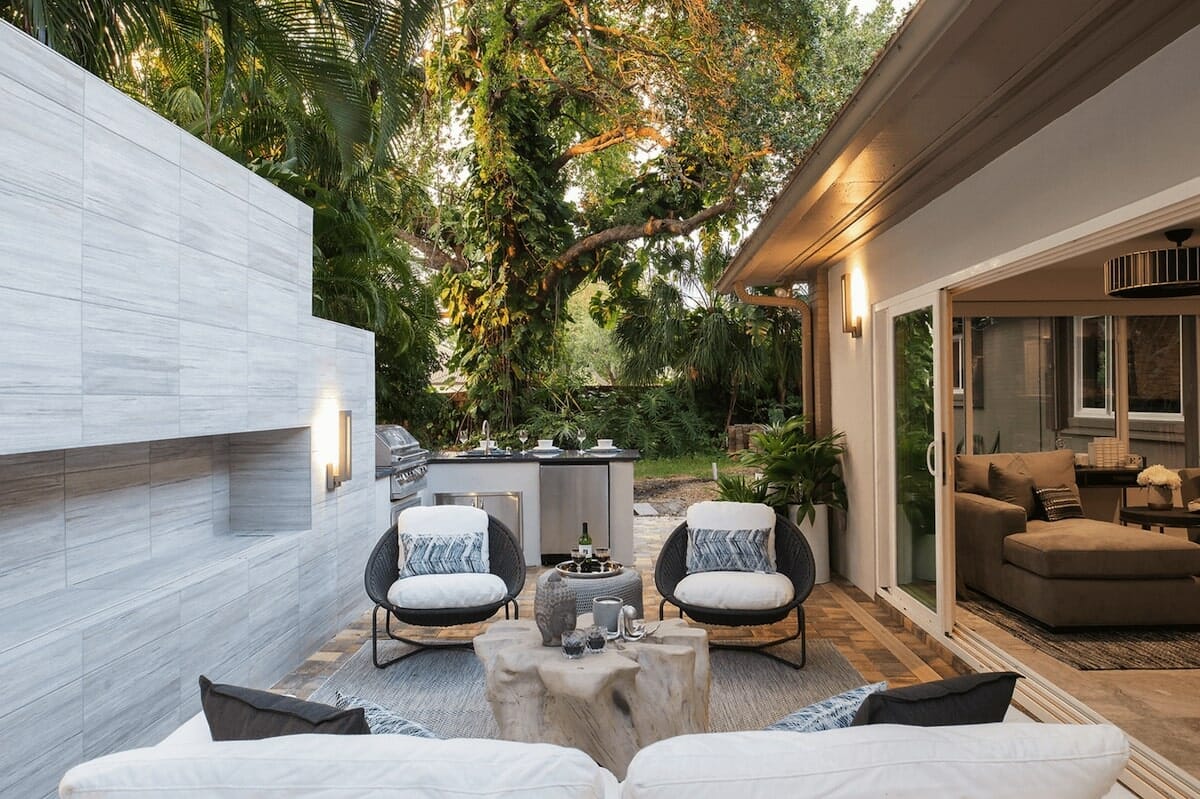Contemporary online patio design by Decorilla designer Stella P