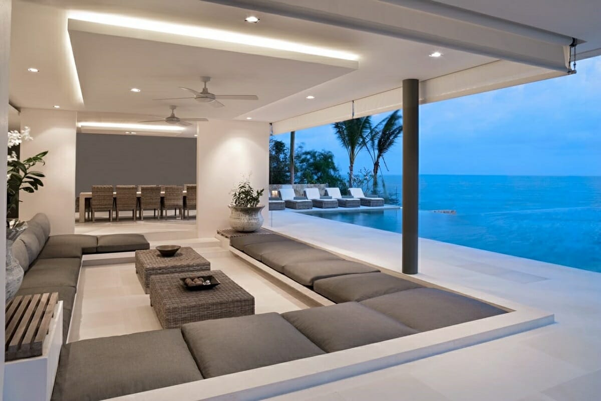 Luxurious indoor-outdoor living area by Amelia R