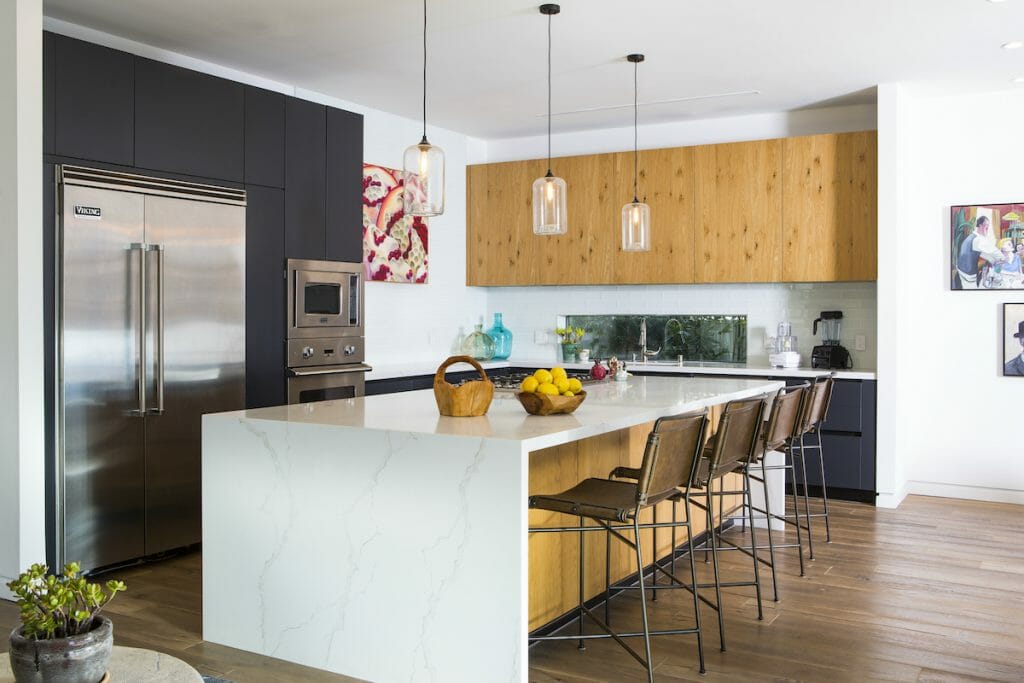 10 Dreamy But Dark Kitchen Cabinet Ideas & Designs - Decorilla Online ...