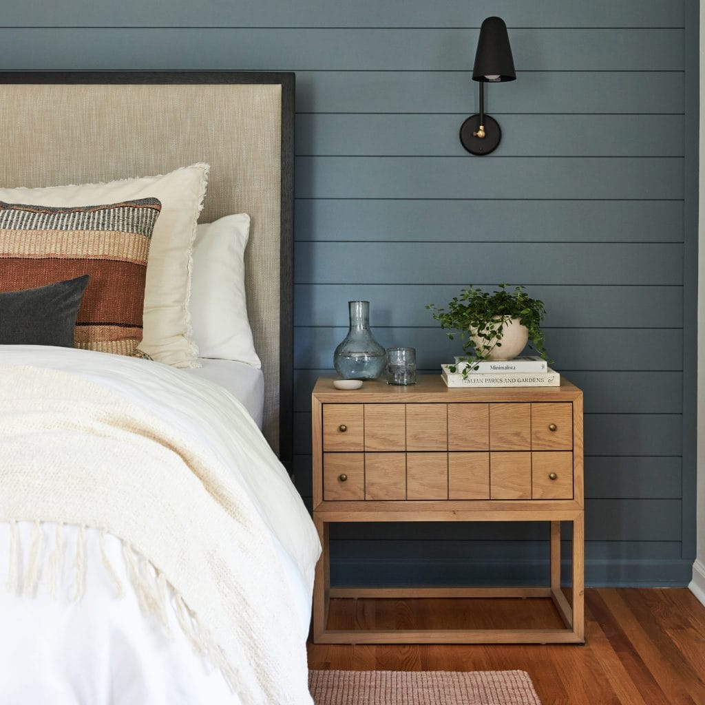 Farmhouse decor ideas by Decorilla designer, Mary C.
