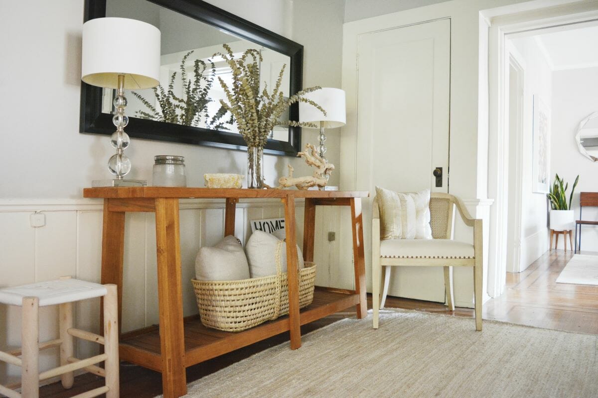 Entryway mudroom ideas by Decorilla designer Angela S.